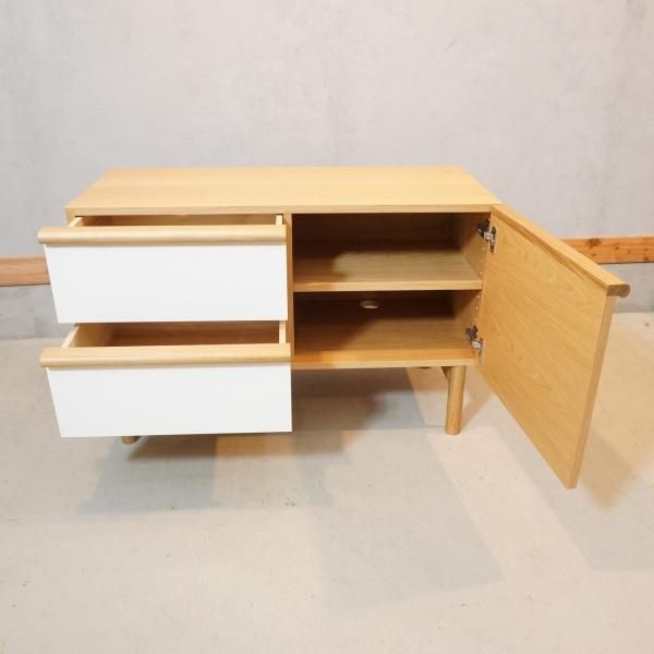 IDEE(イデー)のSTILT SIDEBOARD S(スティルト)サイドボードです。収納