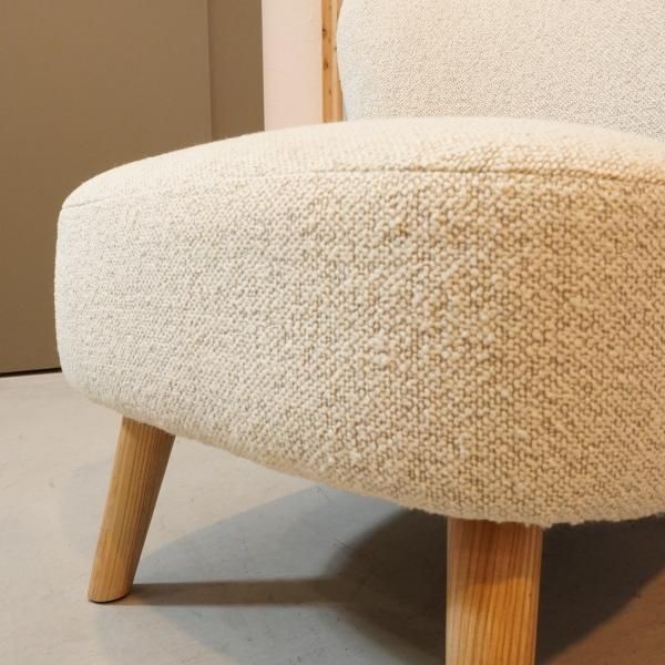 unico(ウニコ)のPUUK(プーク)ラウンジチェアです。ぷっくりとした丸み