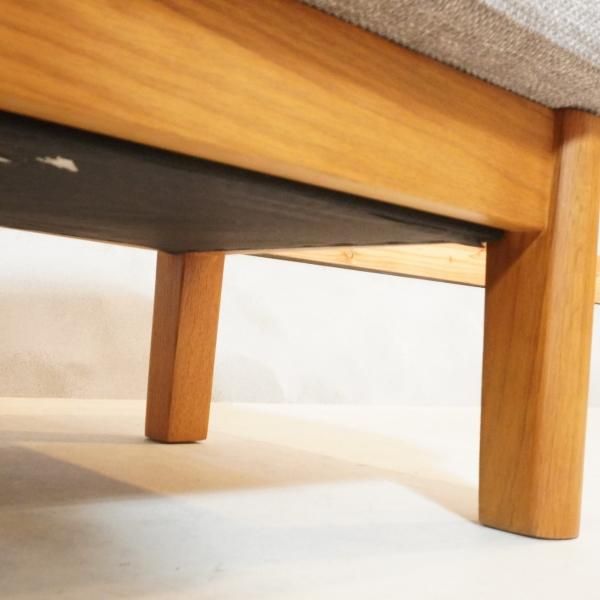 unico(ウニコ)のKIRP(キルプ) オーク材 オットマンです！シンプルで