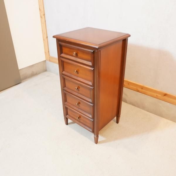 TOKAIKAGU(東海家具)のKENT(ケント) 5段ハイチェストです。クラシック