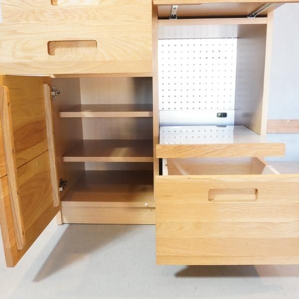 人気のunico(ウニコ)よりHUTTE(ヒュッテ)シリーズ のキッチンボード