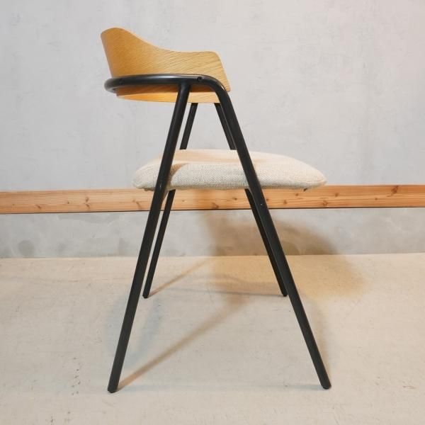 unico(ウニコ)のELEMT(エレムト)シリーズのダイニングチェアー