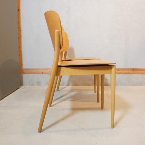 TON(トン)のValencia(バレンシア)ダイニングチェアー2脚セットです