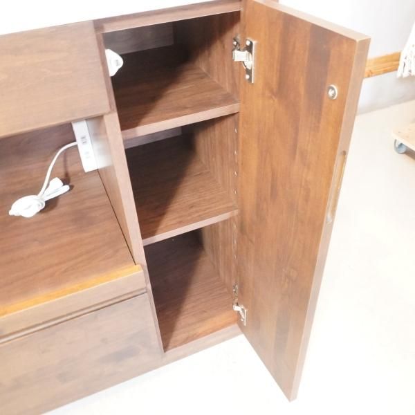 HOTTA WOODY(堀田木工所)のアンアン キッチンカウンターです。天板に