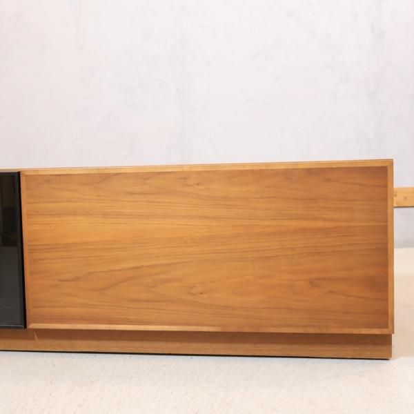 ACTUS(アクタス)のSHINE(シャイン)テレビボードです。ウォールナット材