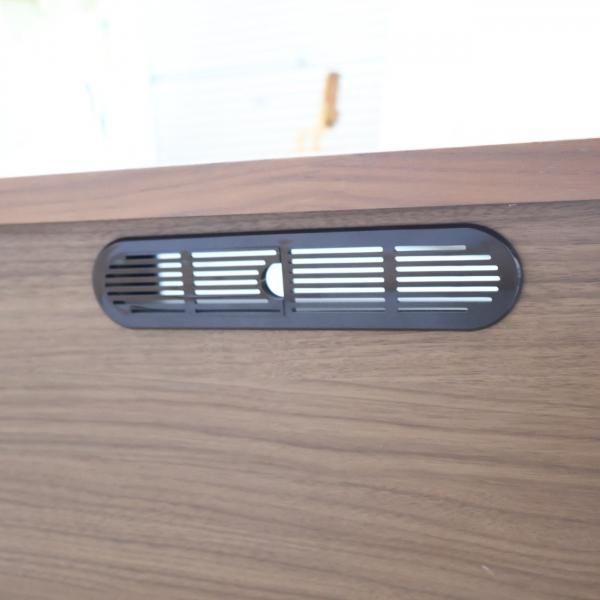 ACTUS(アクタス)のSHINE(シャイン)テレビボードです。ウォールナット材