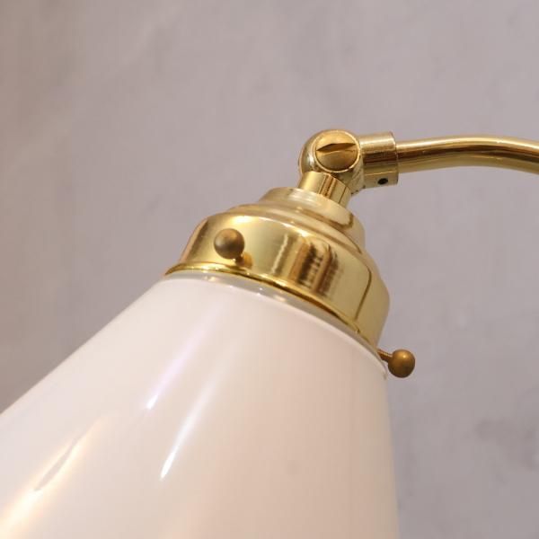 池田製作所のトラッドグラスシリーズのフロアスタンドです