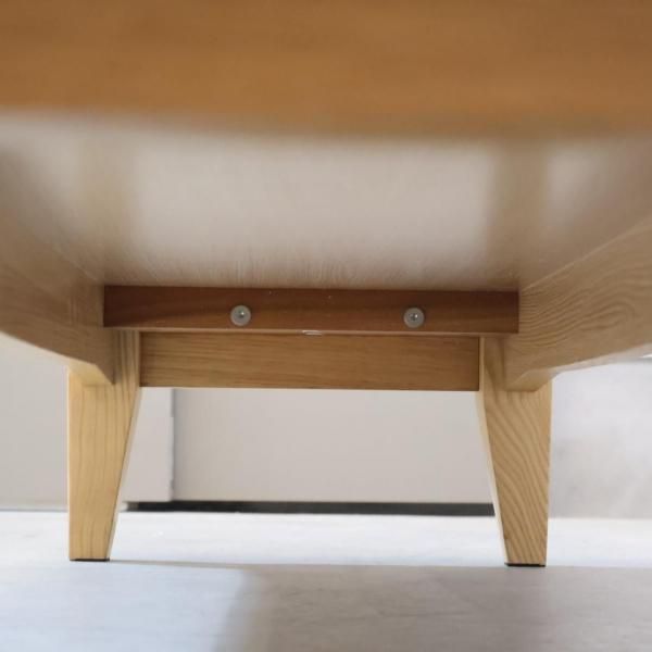 unico(ウニコ)のSIGNE(シグネ)シリーズのAVボードです。オーク材の