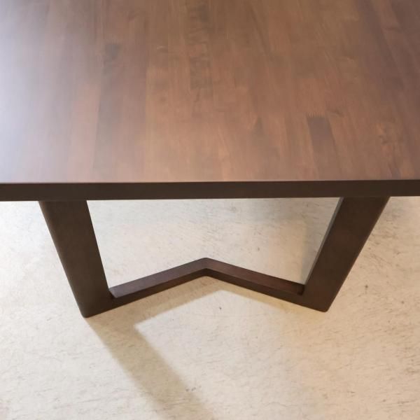 人気のkarimoku(カリモク家具)よりChitano(チターノ)のダイニング