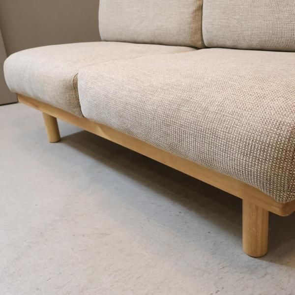 人気の無印良品(MUJI)のゆったり座れるアームレスソファ 2シーターです