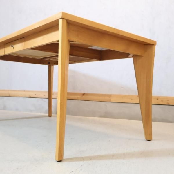 アクタス(ACTUS)で取り扱われていたBOSCO(ボスコ)の引出し付ダイニング