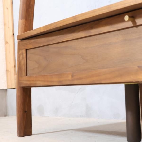 マルヨシ民芸家具のDEEP(ディープ)Ⅱ 135TVボードです。ウォールナット