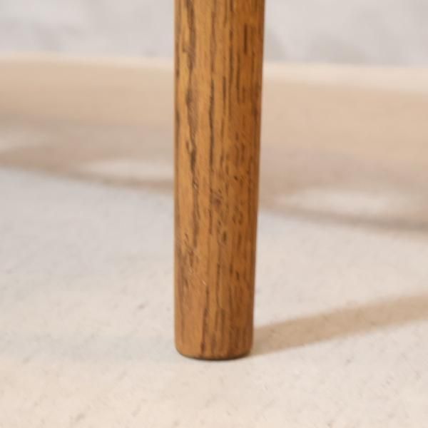 MOMO natural(モモナチュラル)のオーク無垢材 ローテーブルです。天板