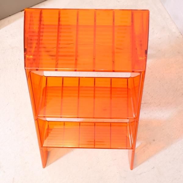 イタリアのデザイナーズ家具ブランドKARTELL(カルテル)のUPPER