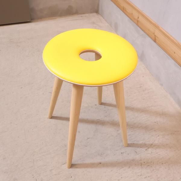 天童木工(TENDO)のリングスツール。天童木工の創業者の一人、加藤徳吉