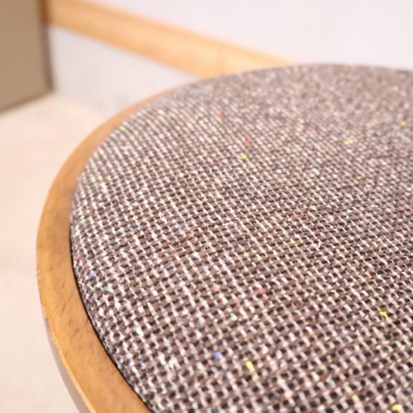 unico(ウニコ)のVOLTA(ボルタ) 回転スツールです。高さ調整も可能で天