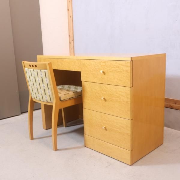 MATSUSO(松創)より稀少なバーズアイ・メープルを使用した片袖デスク