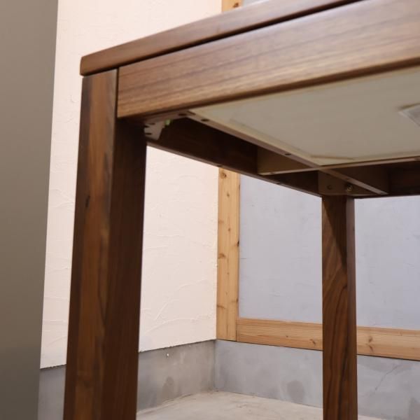 無印良品(MUJI)のウォールナット無垢材 引出し付ダイニングテーブル