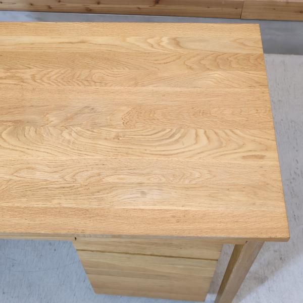 人気のMUJI(無印良品)のオーク材パーソナルデスク&ワゴン。シンプルで