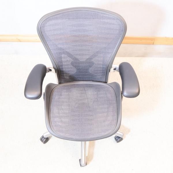 HermanMiller(ハーマンミラー)よりアーロンチェア Bサイズ フル装備