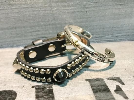 アロー・スワスティカ/シルバーバングル/UKサドルレザー/スタッズ