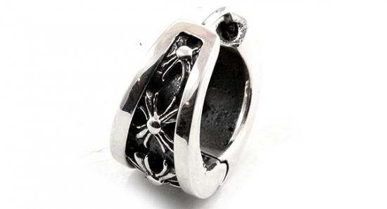 クロムハーツ（Chrome Hearts）ピアス ナローVバンドライトサイド