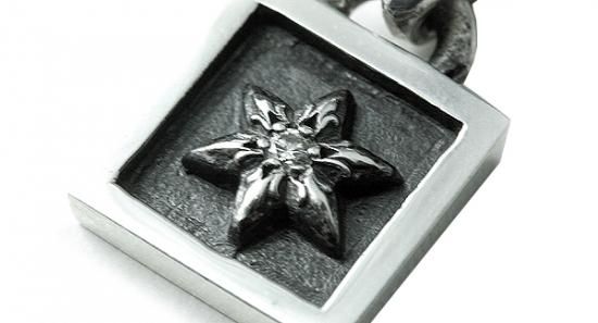 クロムハーツ（Chrome Hearts）ペンダント フレームド スター チャーム