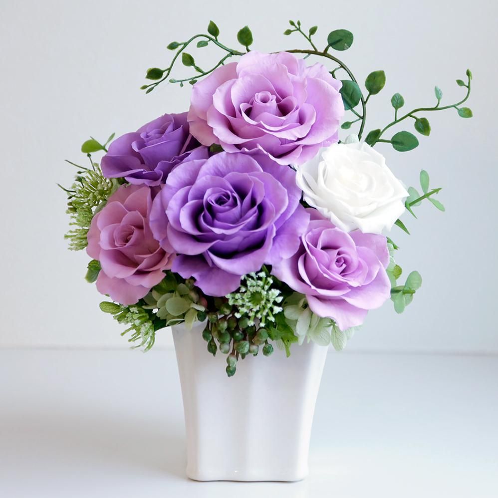 濃淡の紫のバラのプリザーブドフラワーアレンジ 「シャーロット