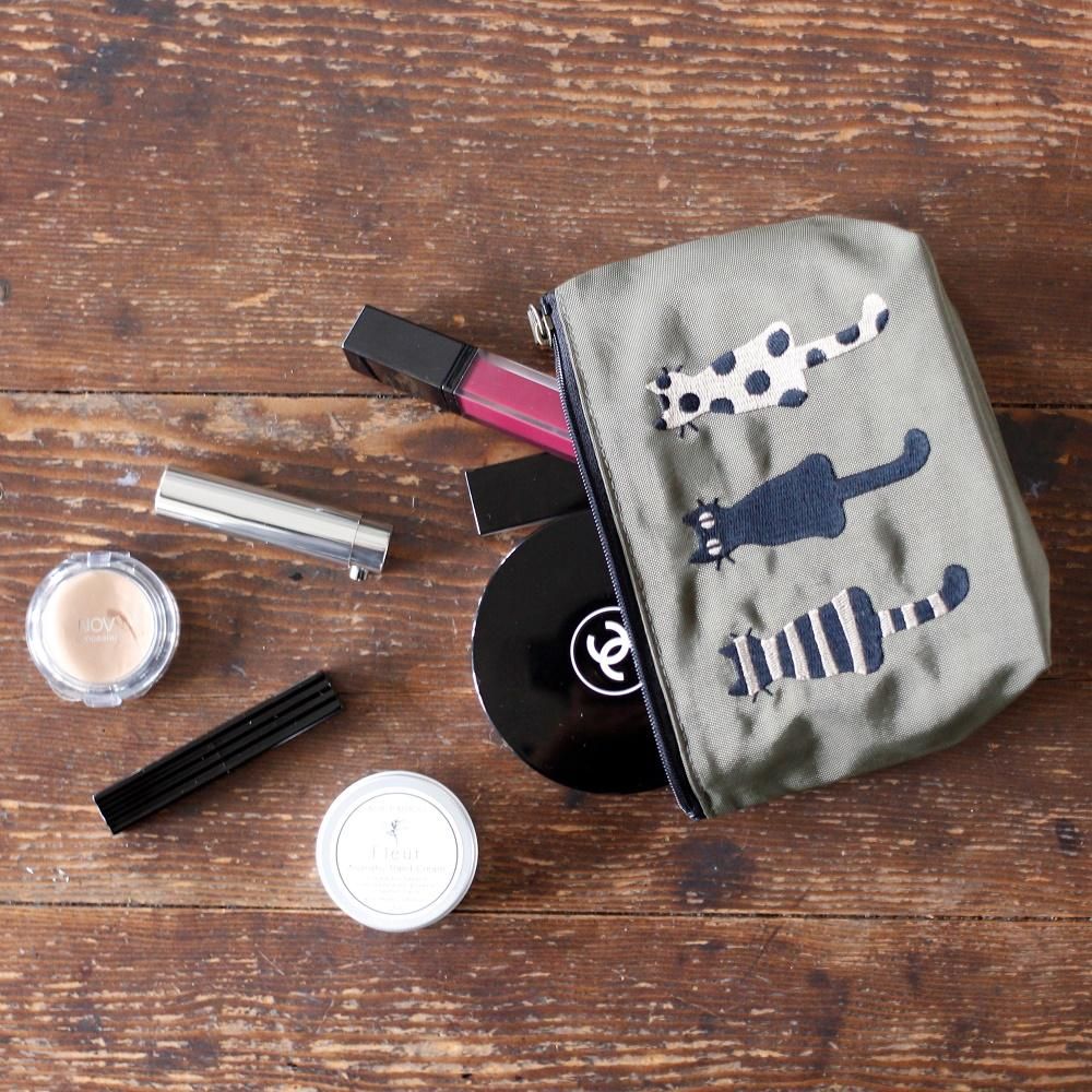 仲良し猫 刺繍Tマチ付ポーチ （カーキ）(完売) - Atsuko Matano 公式