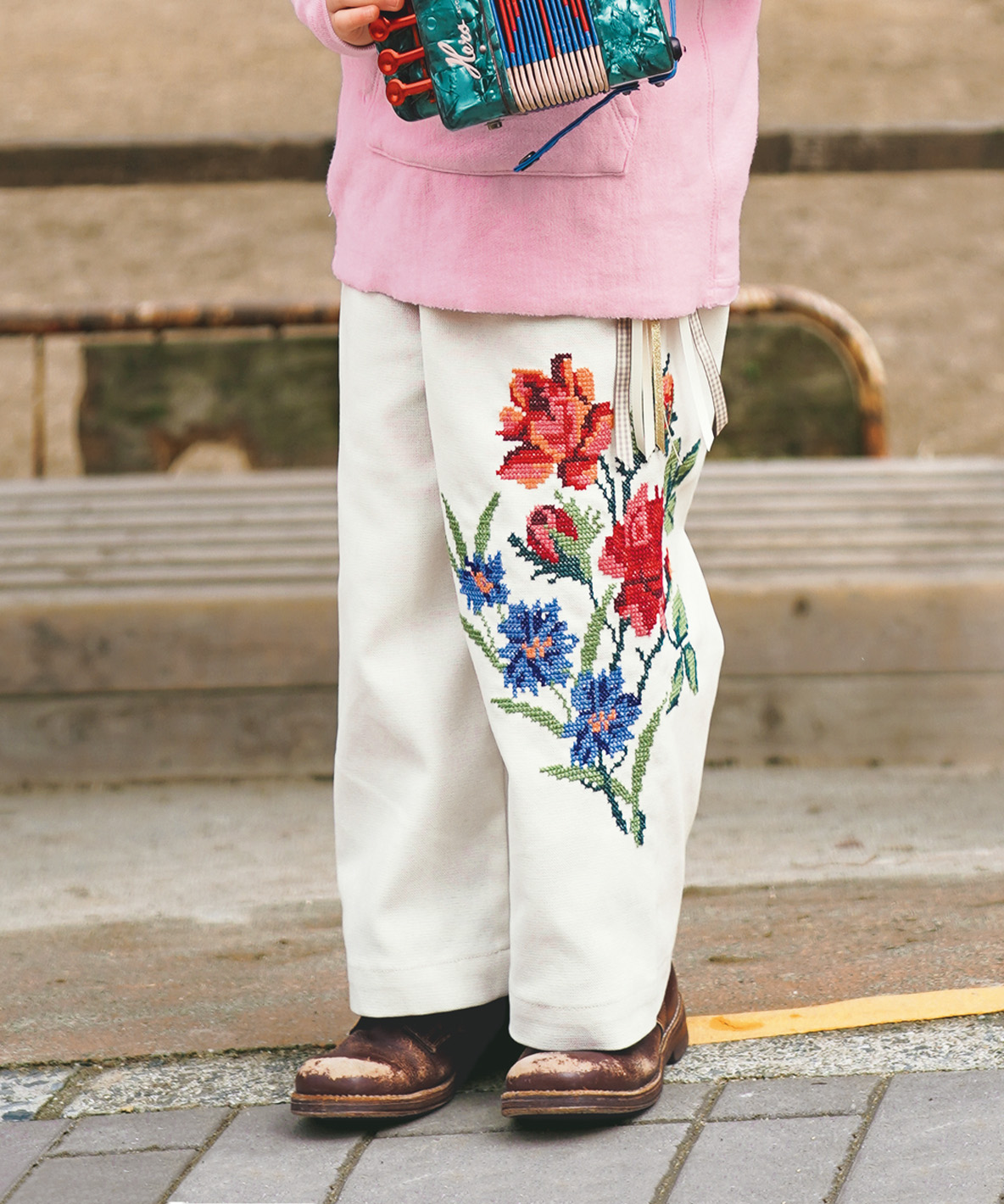 ゴートゥーハリウッド GO TO HOLLYWOOD キャンバス 刺繍 パンツ