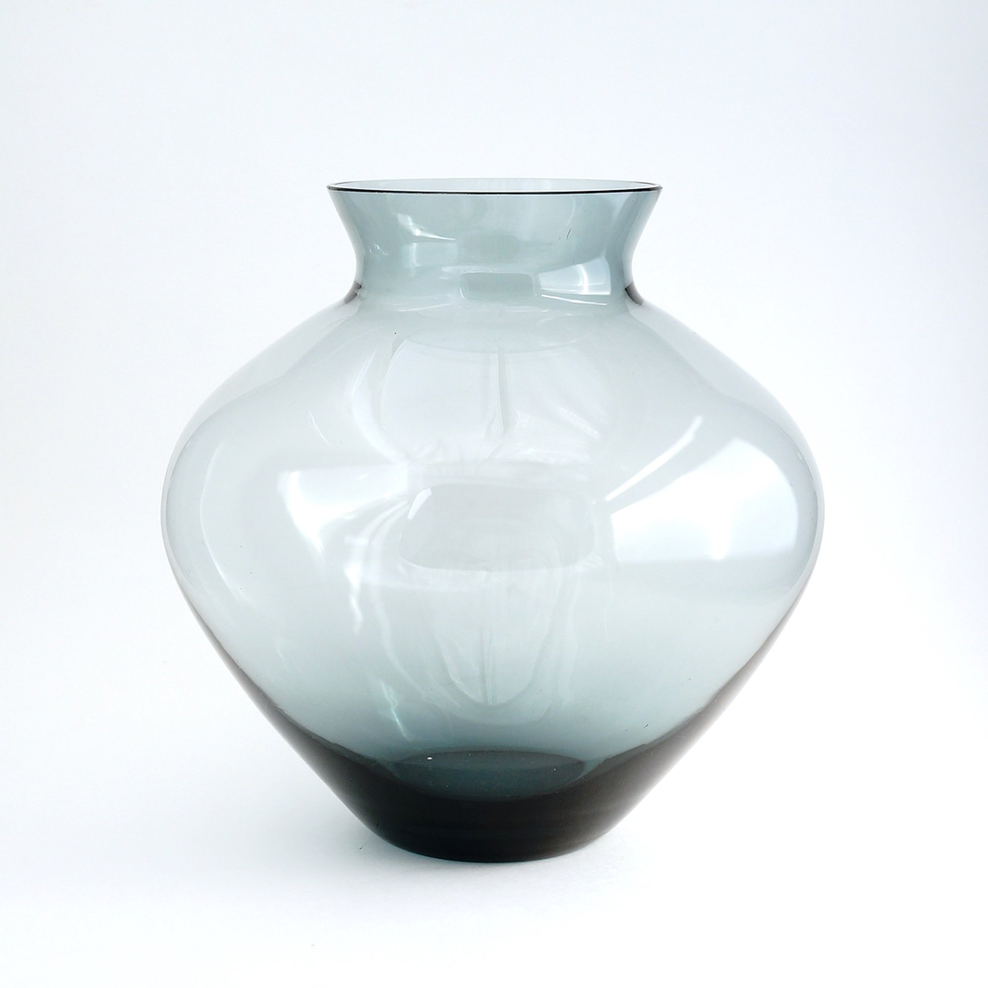 Wilhelm Wagenfeld / WMF / Glass Vase (LL) - organ-online.com