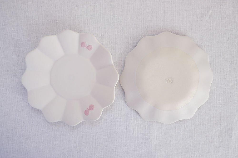 ケ41 マーガレットと蝶々 ピンク - 益子焼の小さな窯元「よしざわ窯