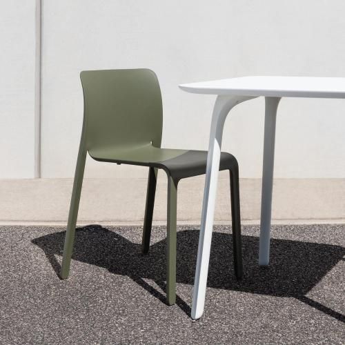 Chair First チェア ファースト - MAGIS SHOP