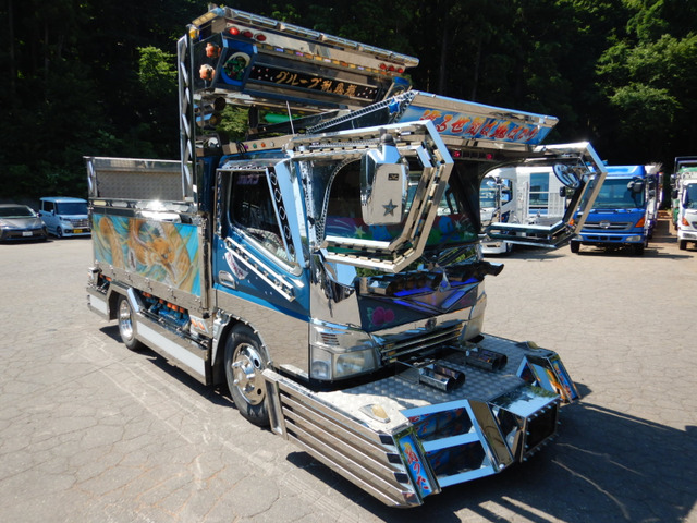 三菱ふそう キャンター デコトラ マニ割 平ボディ 5速MT の中古車詳細