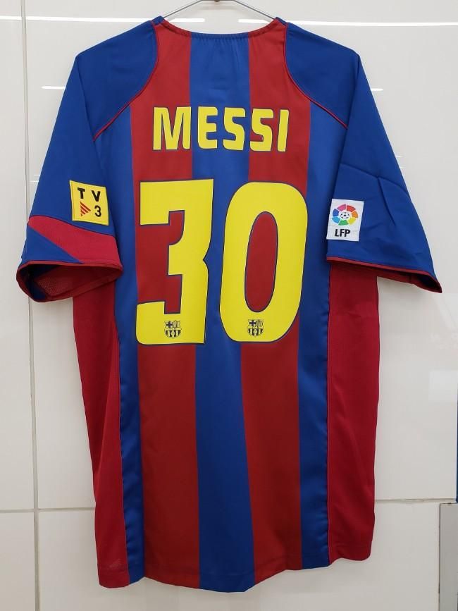 FCバルセロナ（H）04/05 メッシ＃30 + TV3パッチ付き！