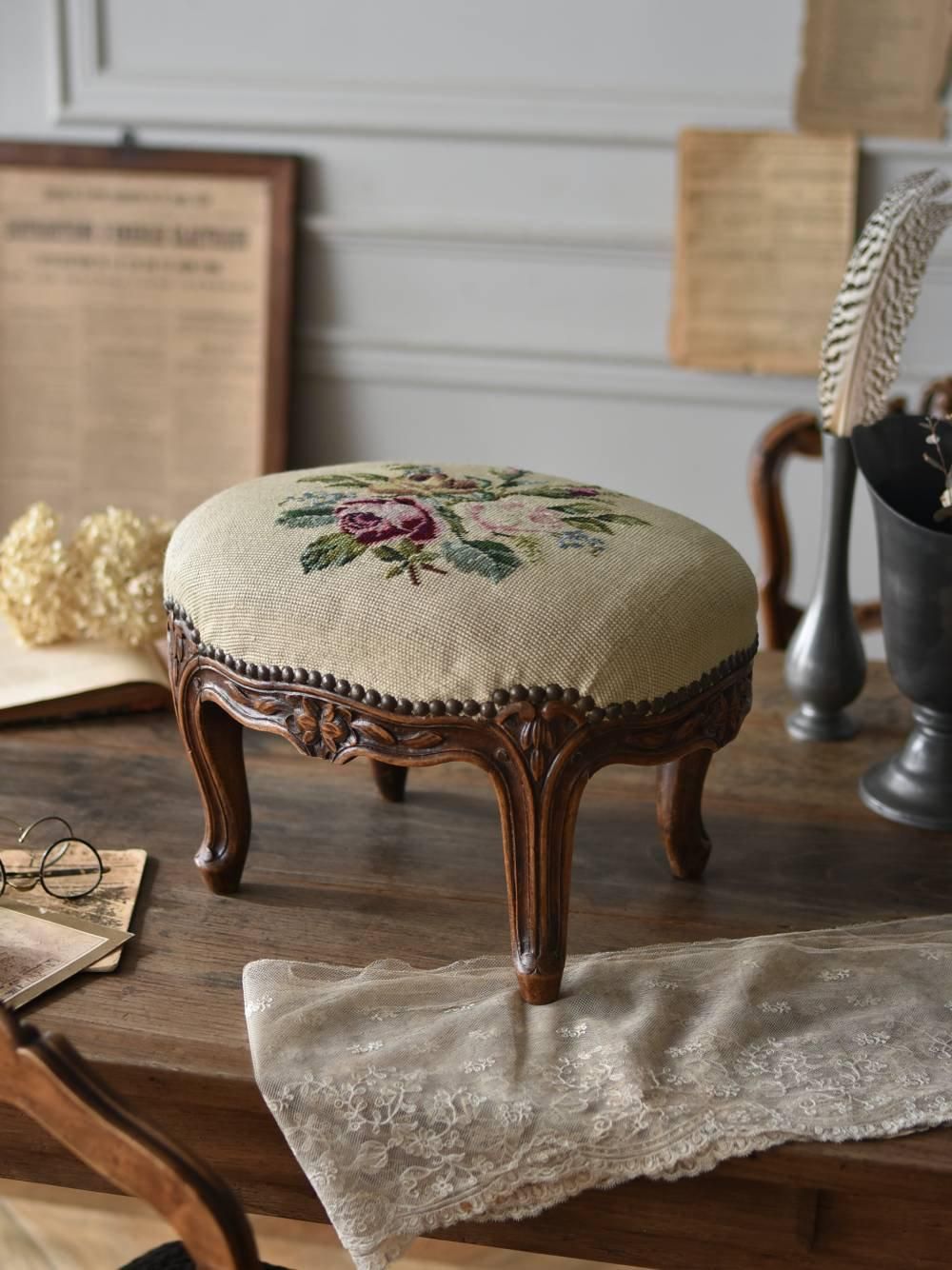 フランスアンティーク家具 フットスツール.プチポワン2 ディスプレイ