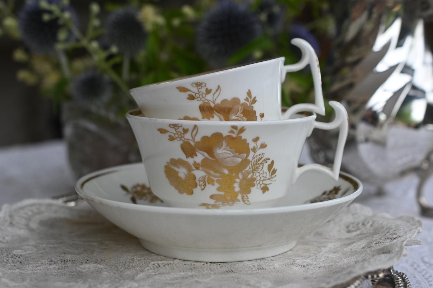 1810年代 スポード 金彩と白磁のみのコーヒーカップ＆ソーサー