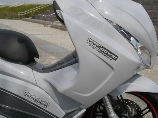 PCX 125／150サイドカウル T-1 [ 黒ゲル仕上げ ] - ☆VIVID