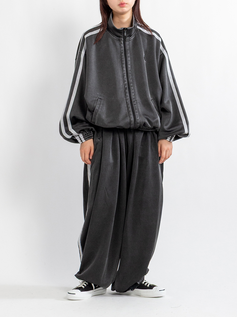 FADED BLACK TRACK PANTS-フェイデッドブラックトラックパンツ-doublet