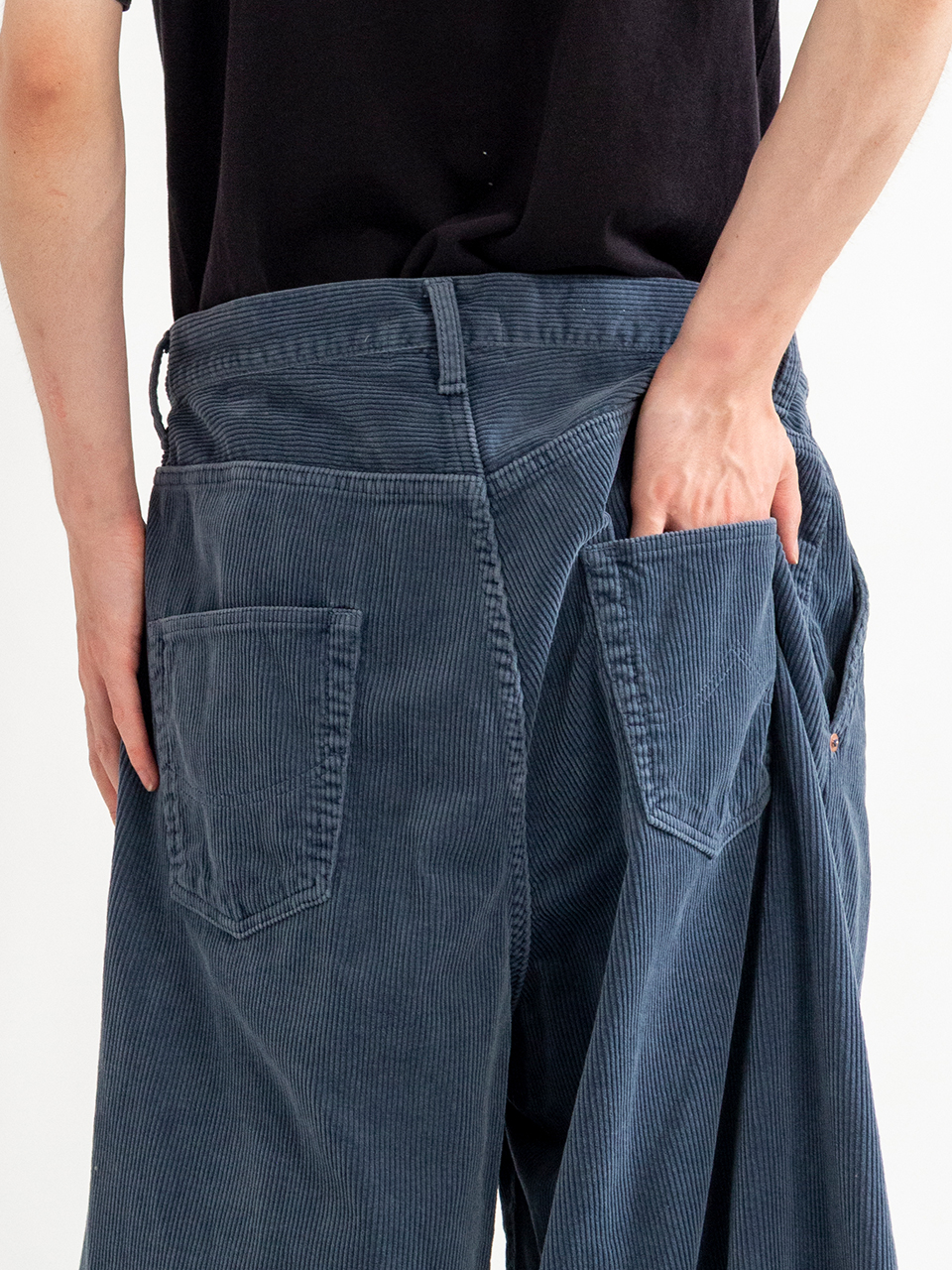 BONE APPLIQUE CORDUROY CROPPEDPANS-ボーンアップリケコーデュロイ