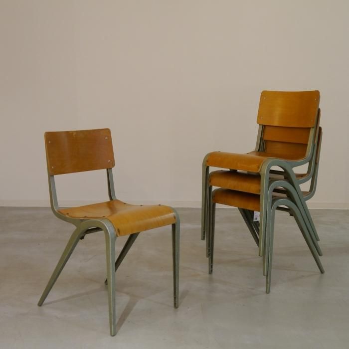 UU_MDC1681/スタッキング/スクールチェア/James Leonard/Esavian