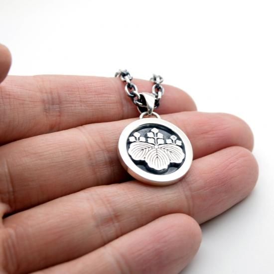 537.家紋ネックレス製作実績 丸に菊座橘 - 工房史 プレゼント向け