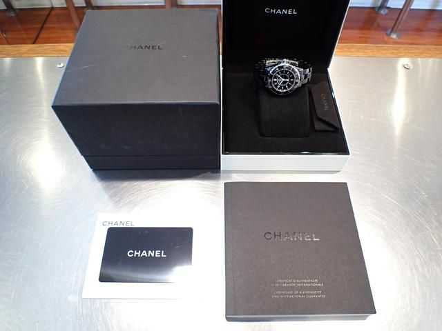 シャネル J12 ブラックセラミック 33mm H0682 - 腕時計専門店THE