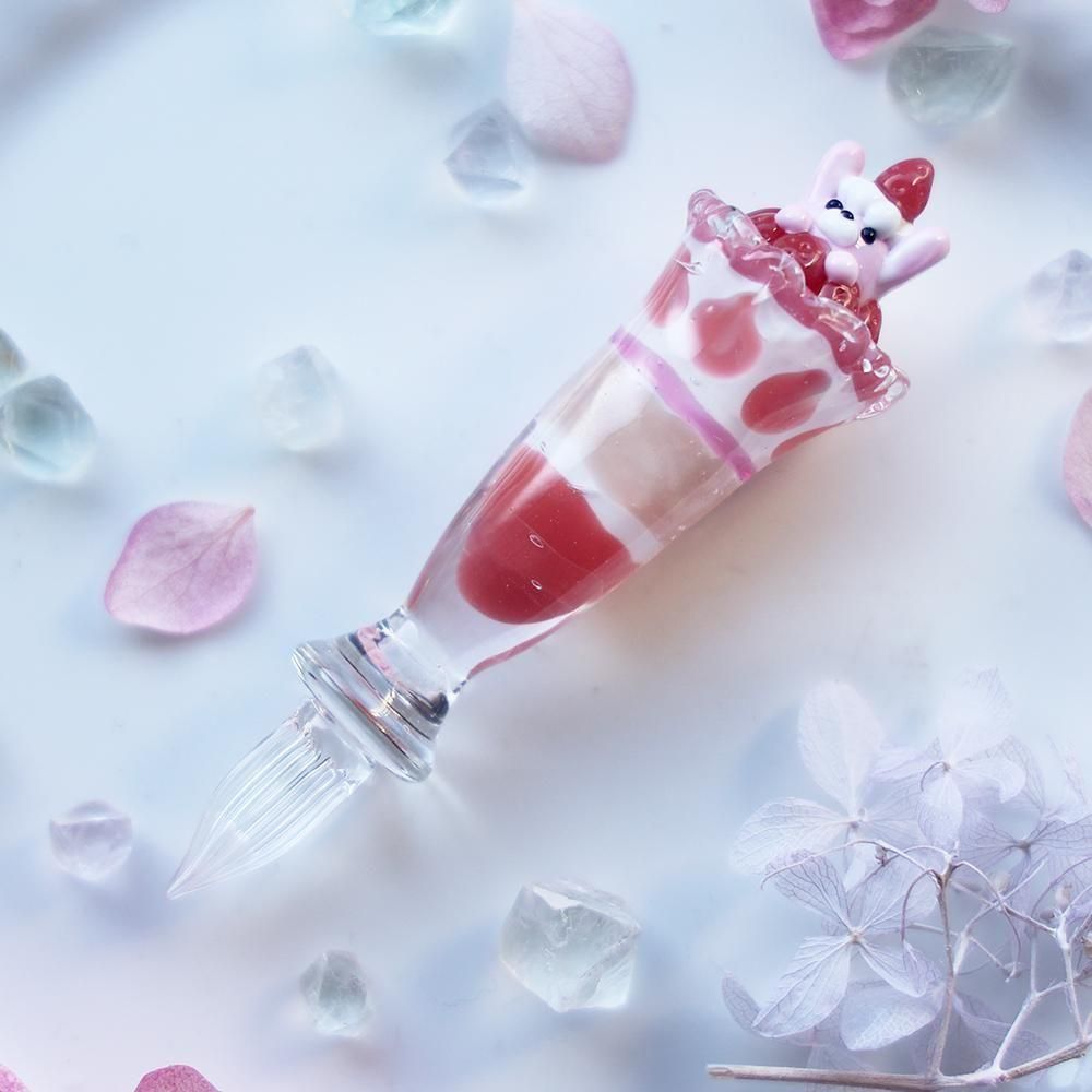 イチゴウサギパフェのガラスペン - 海福雑貨通販部