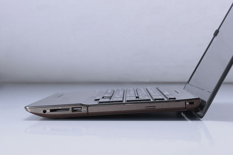 価格.com - [PR企画]この性能＆装備で4万円台！ 富士通｢FMV LIFEBOOK