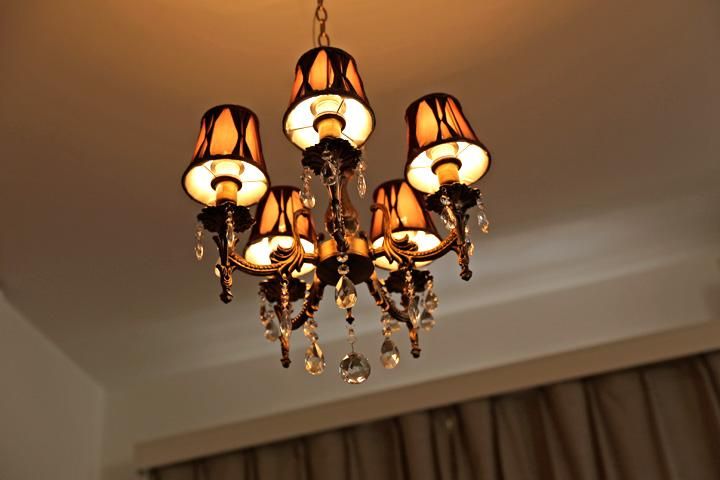 5灯 シェード付き シャンデリア Reine アンティーク｜デザイン照明のCROIX