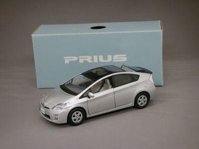 1/30 トヨタ プリウス （シルバーメタリック） - ミニカーショップ