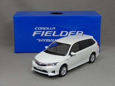 1/30 トヨタ カローラ フィールダー （ホワイトパールクリスタル
