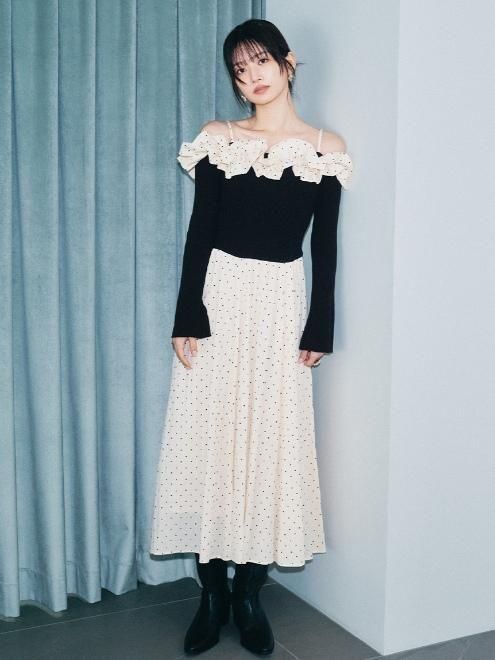 Lily Brown （リリーブラウン)フリルカラーニットコンビワンピース 25