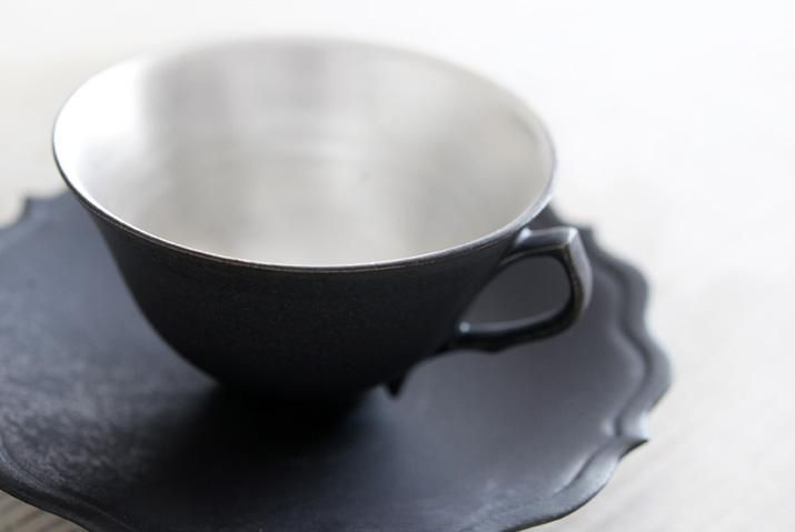 木下和美｜黒釉銀彩ティーカップ＆ソーサー（L）｜作家のうつわ通販